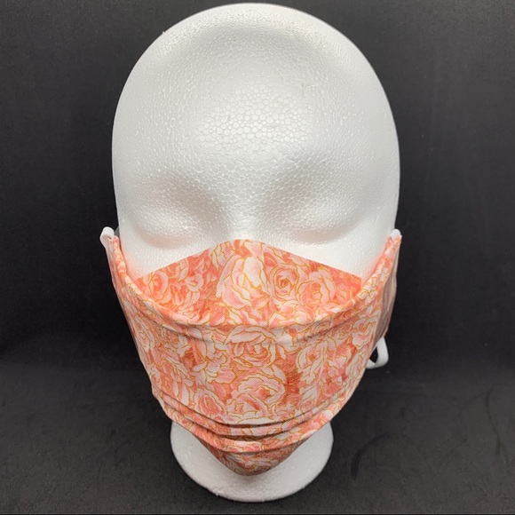 2/$20 Face Mask 3 Layer Nose Bridge Pink Roses - Picture 1 of 8
